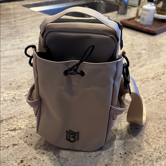 Magnetic Bottle Bag - Cream - Picture 2 of 6